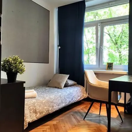 No. 8 / Nr 8 By Cooee